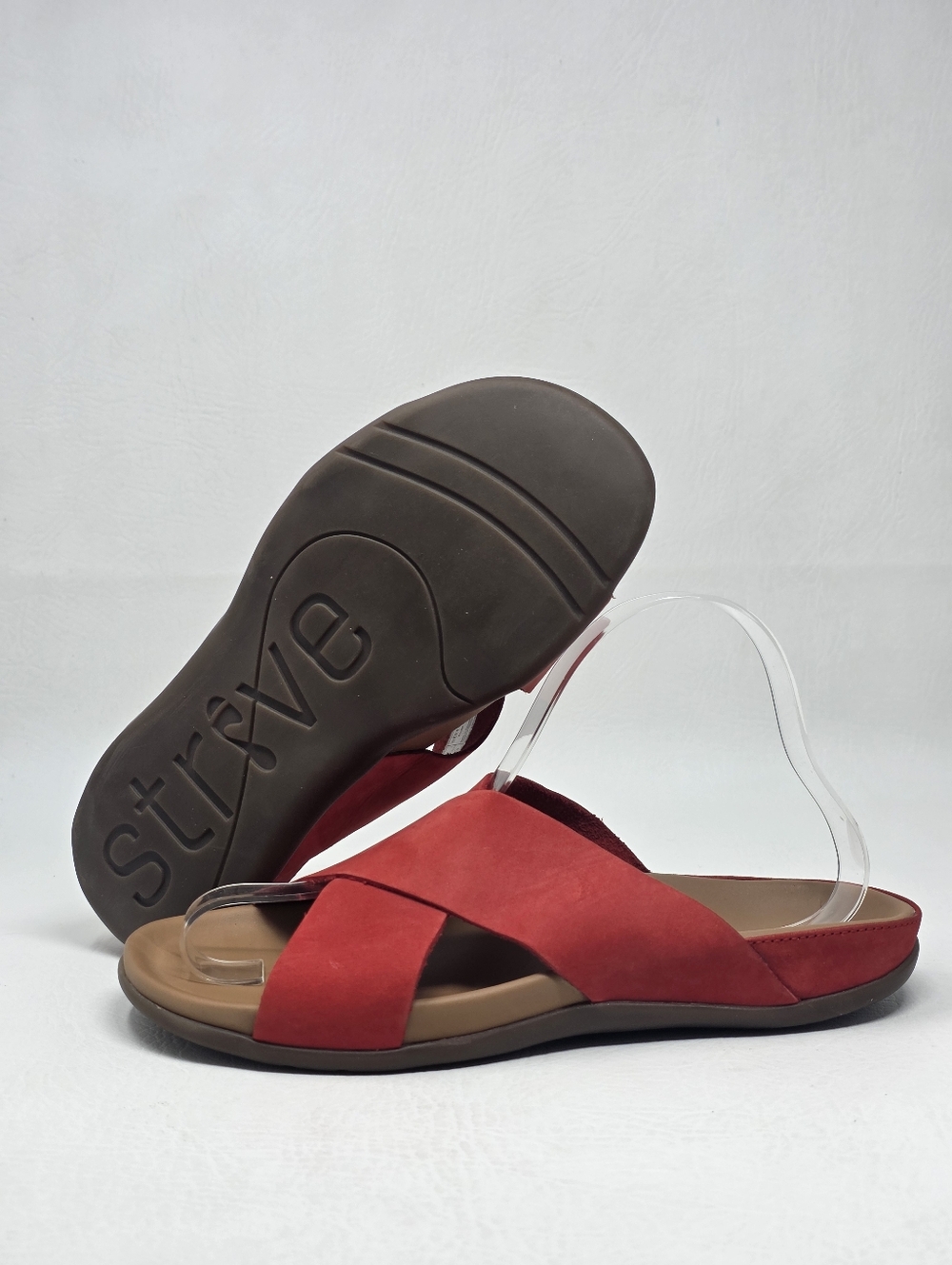 Strive Palma Women's Leather Cross Strap Sandals Size‎ US 7 Pre-owned